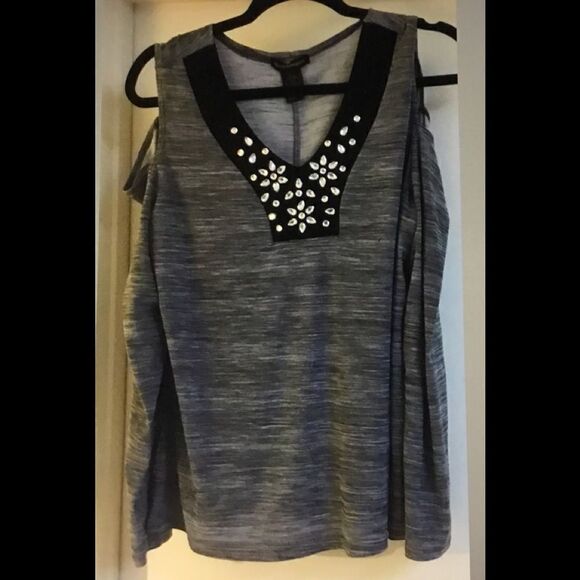 SUSAN LAWRENCE Gray/Black Rhinestone Studs Top SzL - Picture 1 of 3